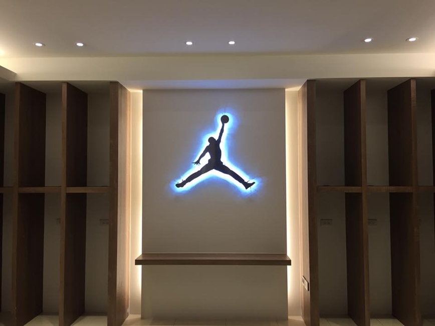 Dry cabinet for sneakers 1.jpg